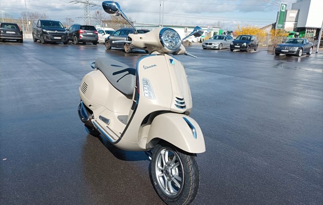 Vespa GTS 125