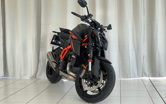 Neufahrzeug KTM 1390 Super Duke R - Bild 4 Neufahrzeug KTM 1390 Super Duke R - Bild 4