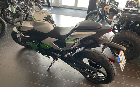 Gebrauchtmotorrad Kawasaki Z7 Hybrid - Bild 5