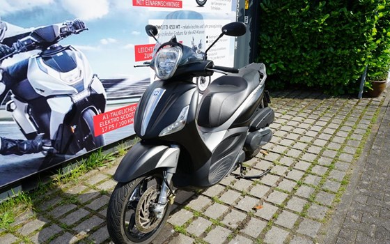 Gebrauchtmotorrad Piaggio Beverly 350ie Sport Touring - Bild 6