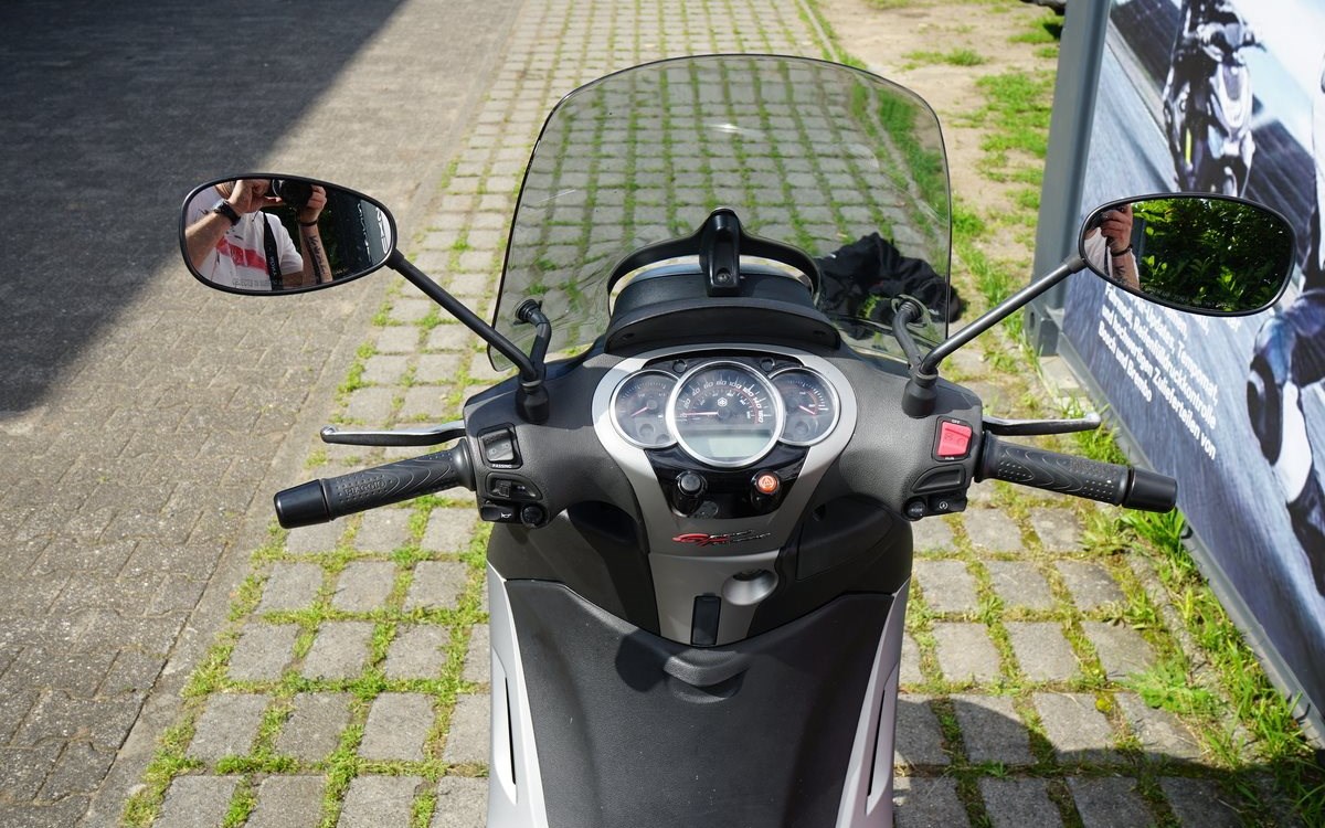 Zum Vergrößern bitte anklicken! Angebot Piaggio Beverly 350ie Sport Touring