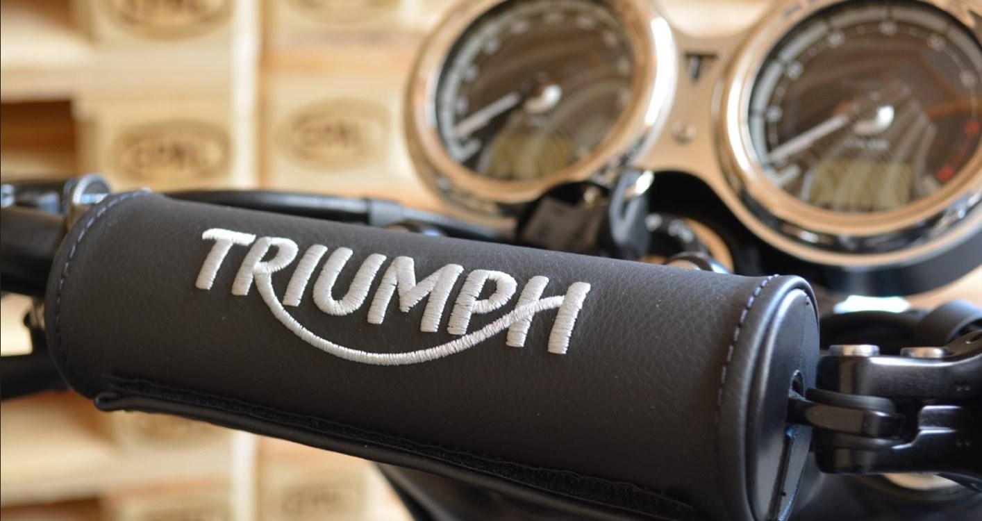 Offer Triumph Bonneville T120 Black