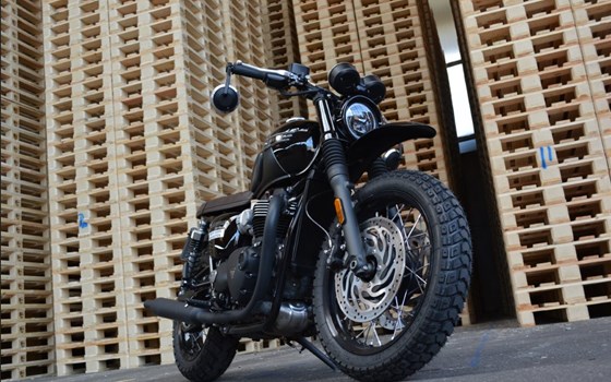 Gebrauchtmotorrad Triumph Bonneville T120 Black - Bild 3