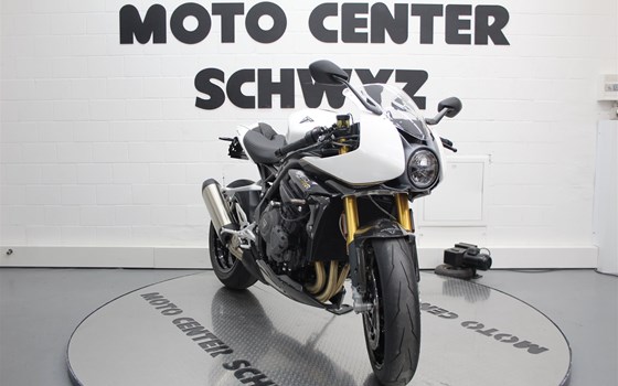 Motorrad Occasion Triumph Speed Triple 1200 RR - Bild 2