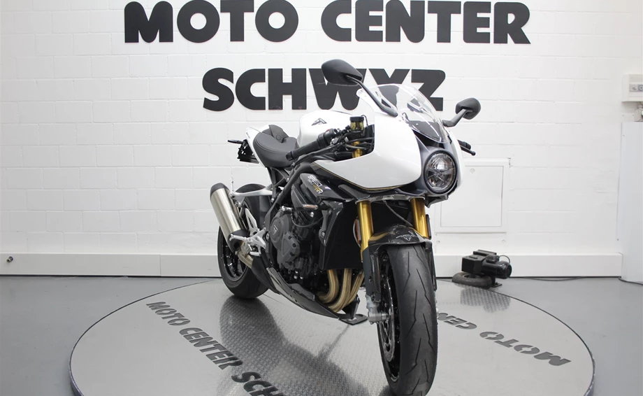 Angebot Triumph Speed Triple 1200 RR Bild 2: Angebot Triumph Speed Triple 1200 RR
