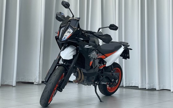 Gebrauchtmotorrad KTM 890 SMT - Bild 2 Gebrauchtmotorrad KTM 890 SMT - Bild 2