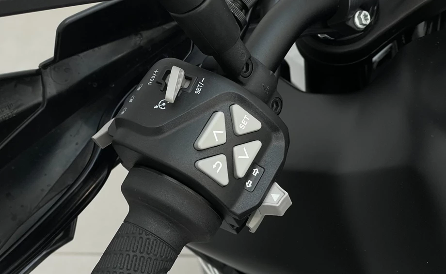 Angebot KTM 890 SMT Bild 9: Angebot KTM 890 SMT