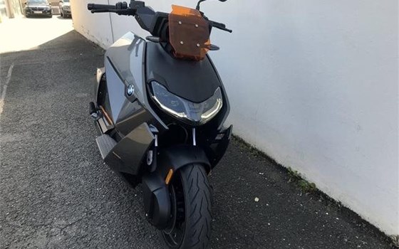 Gebrauchtmotorrad BMW CE 04 - Bild 2 Gebrauchtmotorrad BMW CE 04 - Bild 2