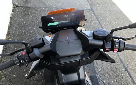 Gebrauchtmotorrad BMW CE 04 - Bild 4