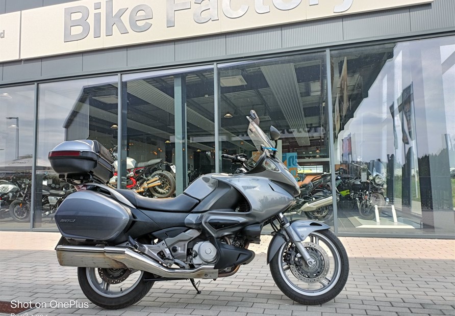 Honda NT700V Deauville (silber)