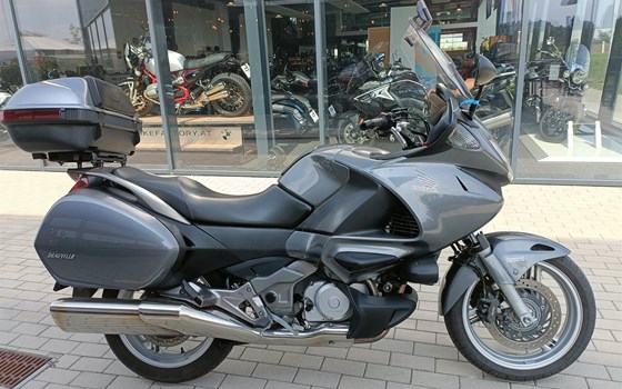 Gebrauchtmotorrad Honda NT700V Deauville - Bild 2 Gebrauchtmotorrad Honda NT700V Deauville - Bild 2
