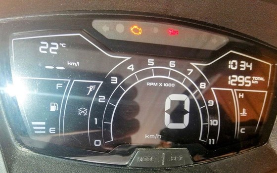 Gebrauchtmotorrad Aprilia SR GT 125 - Bild 3