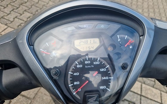 Gebrauchtmotorrad Honda SH150i - Bild 10