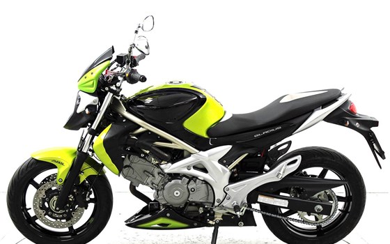 Motorrad Occasion Suzuki SFV 650 Gladius - Bild 5
