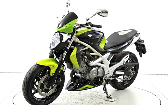 Motorrad Occasion Suzuki SFV 650 Gladius - Bild 3