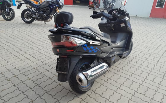 Gebrauchtmotorrad Suzuki Burgman 400 - Bild 4 Gebrauchtmotorrad Suzuki Burgman 400 - Bild 4