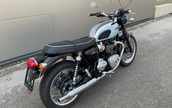 Gebrauchtmotorrad Triumph BONNEVILLE T120 CHROME EDITION - Bild 3 Gebrauchtmotorrad Triumph BONNEVILLE T120 CHROME EDITION - Bild 3