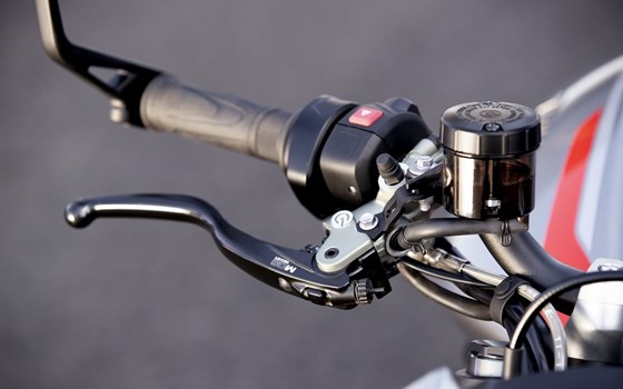 Neufahrzeug Triumph Street Triple RS - Bild 6