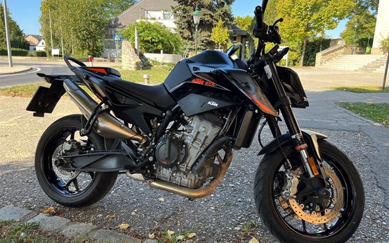 Gebrauchtmotorrad KTM 890 Duke - Bild 1 Gebrauchtmotorrad KTM 890 Duke - Bild 1