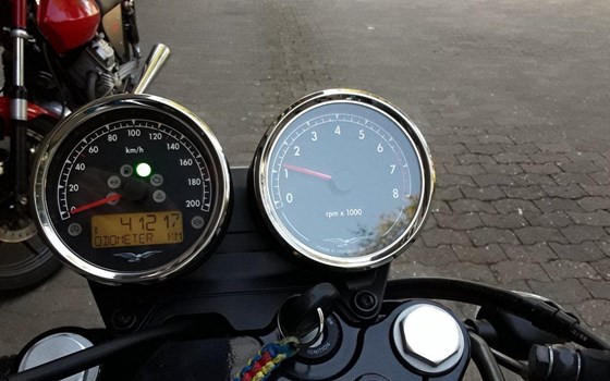 Gebrauchtmotorrad Moto Guzzi V7 III Special - Bild 5