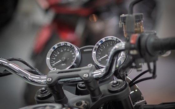 Gebrauchtmotorrad Kawasaki Z900 RS - Bild 7