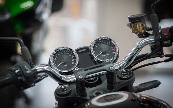 Gebrauchtmotorrad Kawasaki Z900 RS - Bild 8