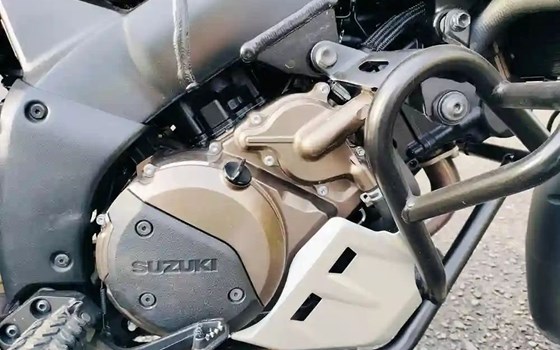 Gebrauchtmotorrad Suzuki V-Strom 1050 XT - Bild 2 Gebrauchtmotorrad Suzuki V-Strom 1050 XT - Bild 2