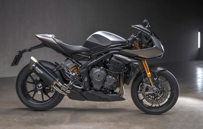 Triumph Speed Triple 1200 RR Breitling Limited Edition