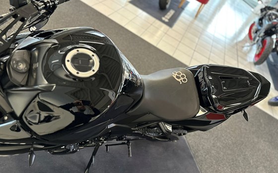 Gebrauchtmotorrad Suzuki GSR 750 - Bild 12