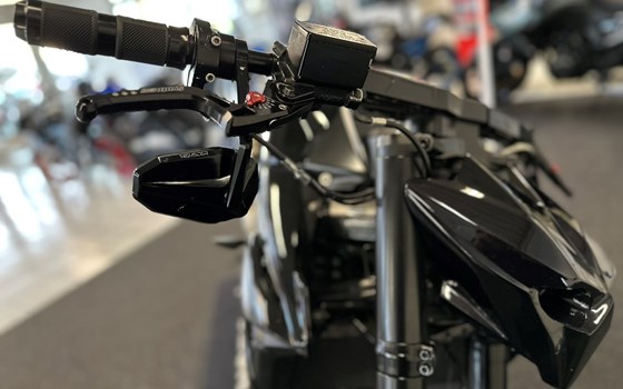 Gebrauchtmotorrad Suzuki GSR 750 - Bild 9