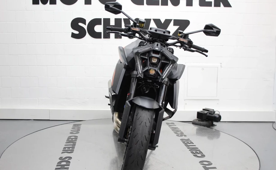 Angebot KTM 1390 Super Duke R EVO Bild 3: Angebot KTM 1390 Super Duke R EVO