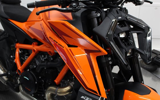 Neufahrzeug KTM 1390 Super Duke R EVO - Bild 8