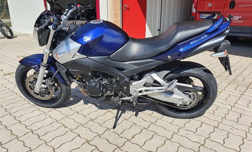 Suzuki GSR 600