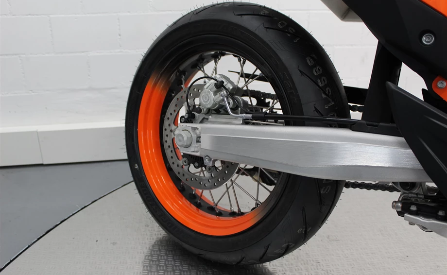 Angebot KTM 690 SMC R Bild 7: Angebot KTM 690 SMC R