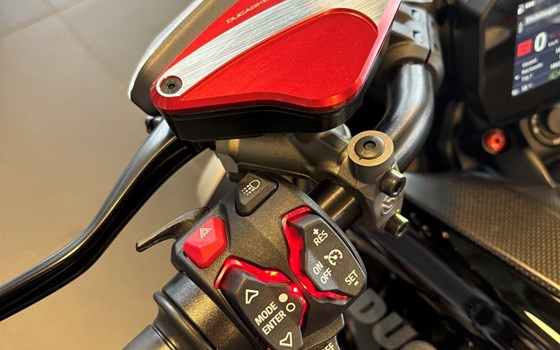 Gebrauchtmotorrad Ducati Diavel V4 - Bild 5 Gebrauchtmotorrad Ducati Diavel V4 - Bild 5
