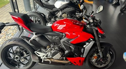 Neumotorrad Ducati Streetfighter V2