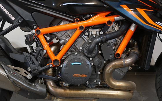 Gebrauchtmotorrad KTM 1290 Super Duke R EVO - Bild 9