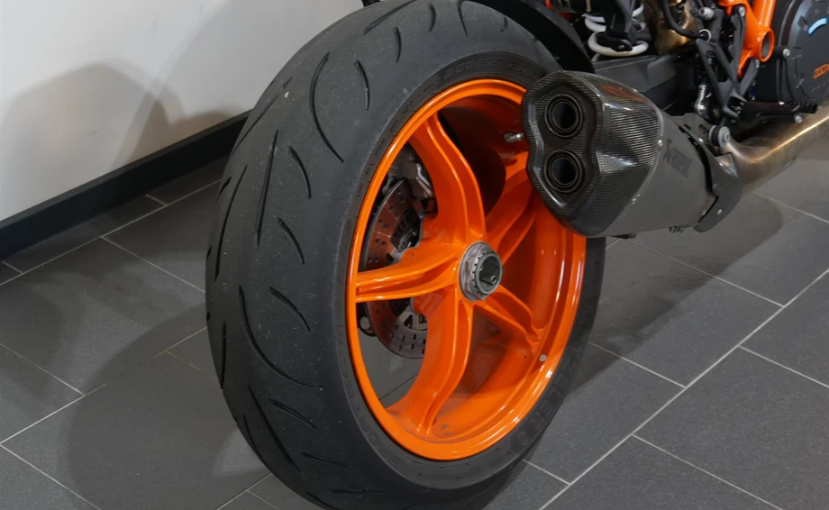 Angebot KTM 1290 Super Duke R EVO Bild 11: Angebot KTM 1290 Super Duke R EVO