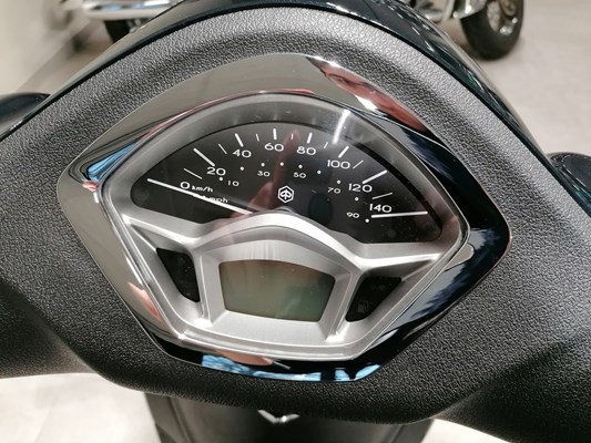 Piaggio Liberty 125 IGET 4t 3V (Nero Abisso) - Bild 4
