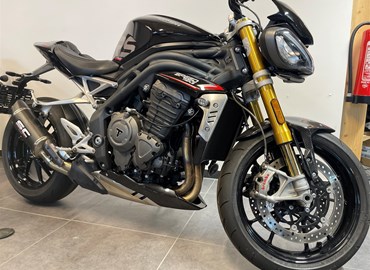 Gebrauchtmotorrad Triumph Speed Triple 1200 RS