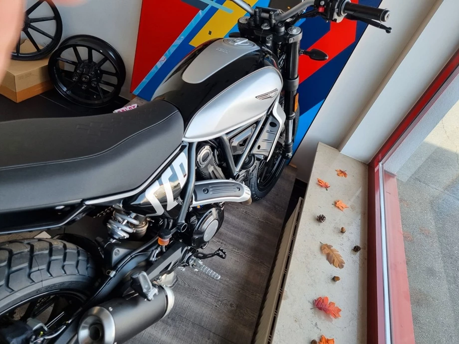 Angebot Ducati Scrambler Icon Bild 5: Angebot Ducati Scrambler Icon