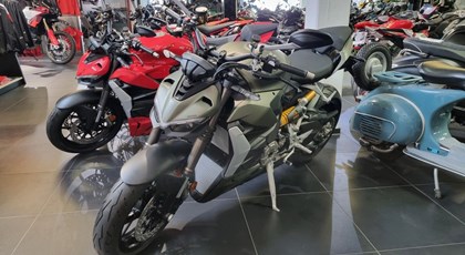 Neumotorrad Ducati Streetfighter V2