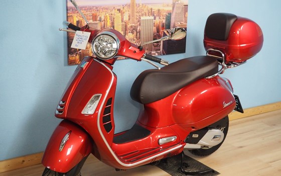 Gebrauchtmotorrad Vespa GTS 125 iGET - Bild 1 Gebrauchtmotorrad Vespa GTS 125 iGET - Bild 1