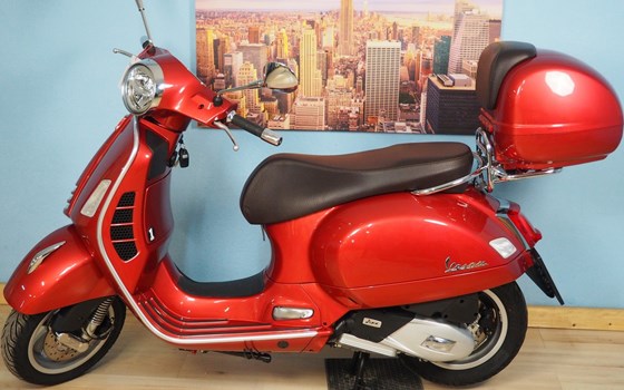 Gebrauchtmotorrad Vespa GTS 125 iGET - Bild 2 Gebrauchtmotorrad Vespa GTS 125 iGET - Bild 2