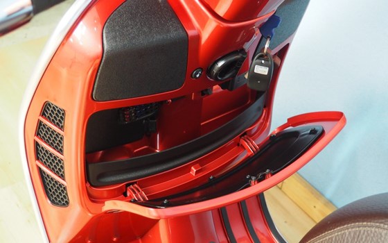 Gebrauchtmotorrad Vespa GTS 125 iGET - Bild 5 Gebrauchtmotorrad Vespa GTS 125 iGET - Bild 5