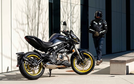 Gebrauchtmotorrad QJ Motor SRK 400 - Bild 2