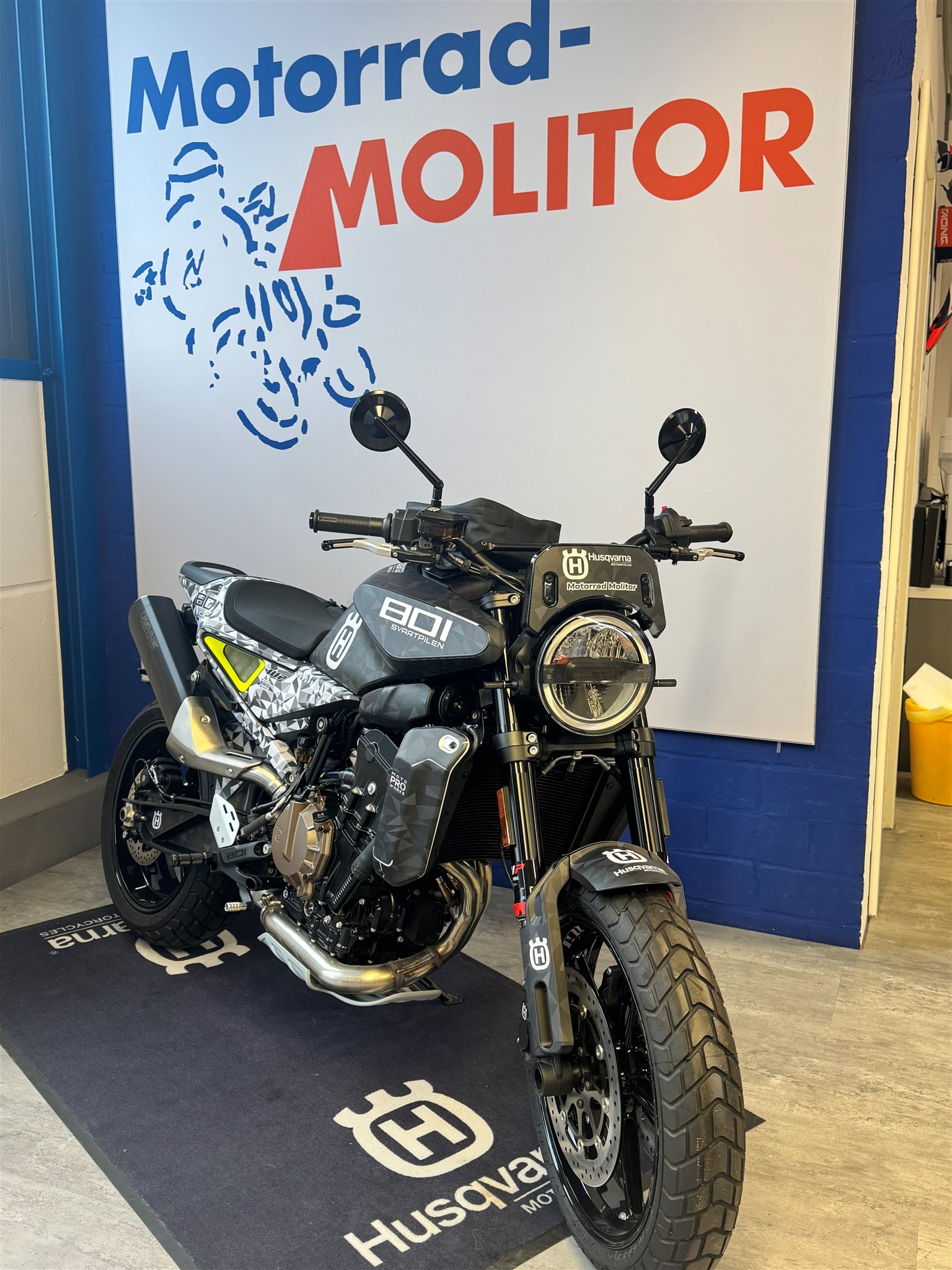 Husqvarna Svartpilen 801 Molitor Edition