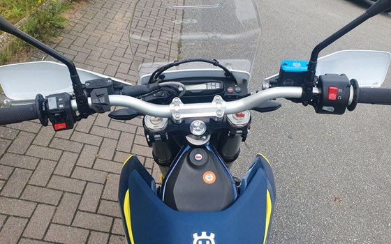 Gebrauchtmotorrad Husqvarna 701 Enduro - Bild 10