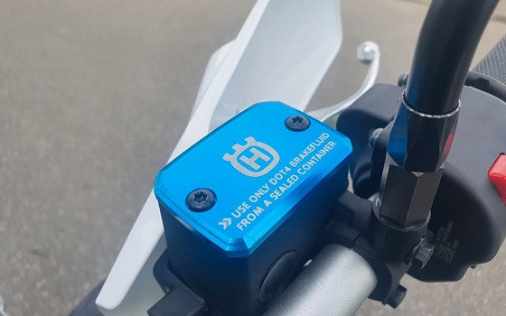 Gebrauchtmotorrad Husqvarna 701 Enduro - Bild 11