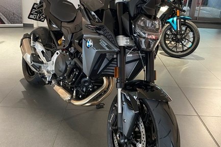 BMW F 900 R